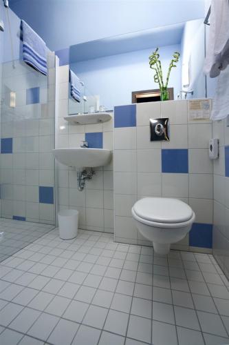 Melarose Feng Shui Hotel - image 13