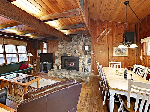 Becky's Boathouse - image 6