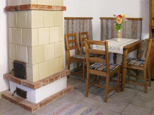 Nevenincs Vendégház - image 9