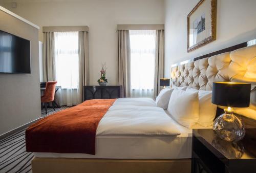 Boutique Hotel Slávia - image 2