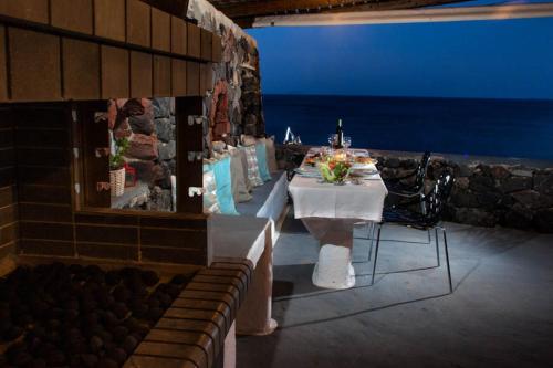 Abelomilos Exclusive Villa - image 13