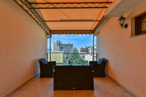 Apartments Srzentic in Petrovac