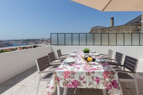  Lovely Flat with Charming Terrace by Host Wise in Vila Nova de Gaia