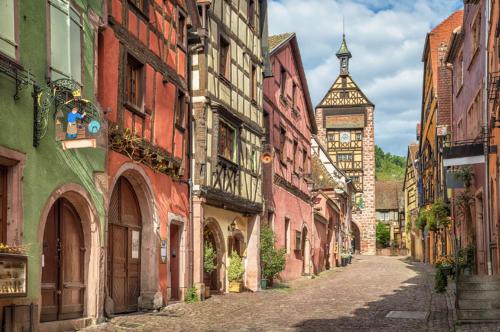 ADRIHOF à Riquewihr, Cour de l'Abbaye d'Autrey