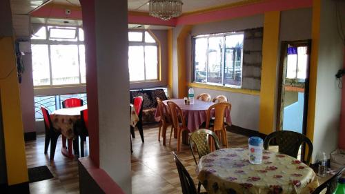 Restaurant, Vamoose Kanchan Kanya in Ghoom Pahar Forest