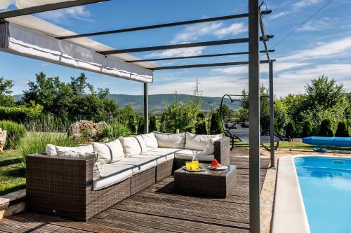 Luxury Villa Nadalina-Dicmo in Osoje