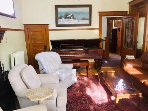 Le Petit Chateau Montebello B&B in Montebello (Québec)