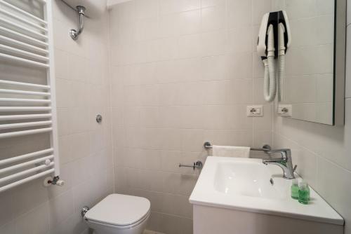 Minerva Monks Inn - image 4