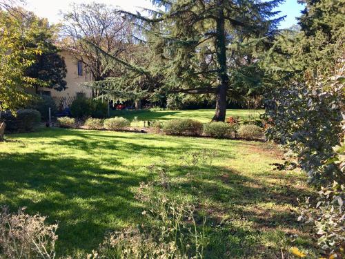 Gîtes avec Piscine et Jacuzzi au Mas de Cadoule