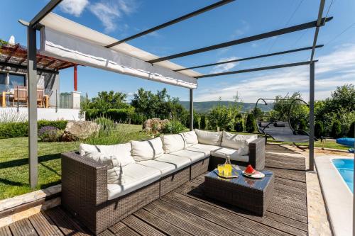 Luxury Villa Nadalina-Dicmo in Osoje