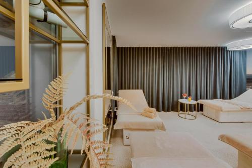 210475338 Grand Poet Hotel and SPA by Semarah