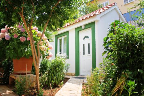 Mito Rooms and Apartments in Trogir
