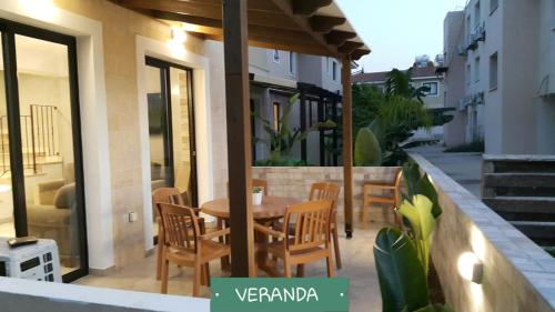 CHRIS'S KYKLADES HOLIDAY APARTMENT in Paralimni