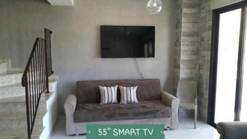 CHRIS'S KYKLADES HOLIDAY APARTMENT in Paralimni