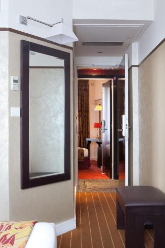 Hotel Eiffel Seine - image 3