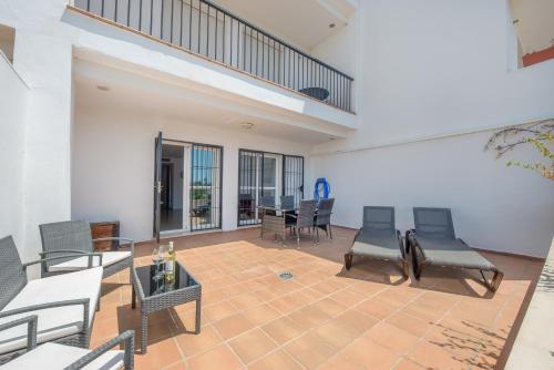 beranda/teres, Sea Flower Beach & Golf II parking included in Riviera Sol