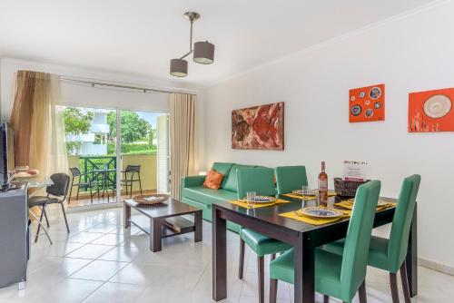  FLH Albufeira Bright Flat with Pool in Albufeira