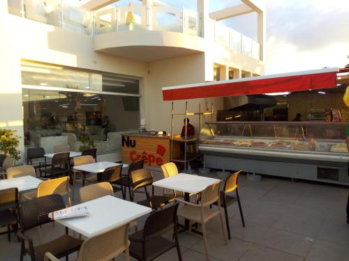 Restaurant, Savannah Beach D11 in Sidi Rahal