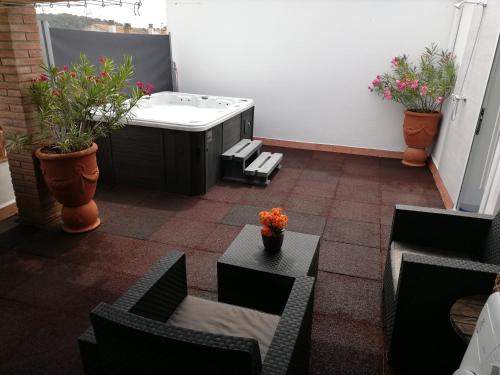 Nueva suite jacuzzi relax beach & mountain