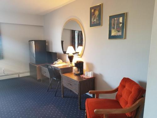 Lakewood Inn