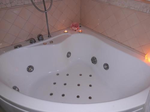 Casa in collina la farfalla, Riparbella (foto 10)