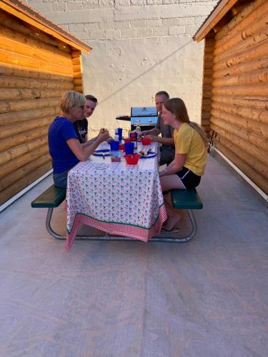 บริการและสิ่งอำนวยความสะดวก, Countryside Cabins in ปันกิทช์ (UT)