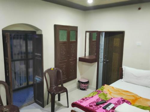 Hotel R D Palace – Varanasi, VA