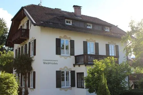 Villa Waldfrieden - Ferienwohnungen und -Haus in Kochel, Deutschland