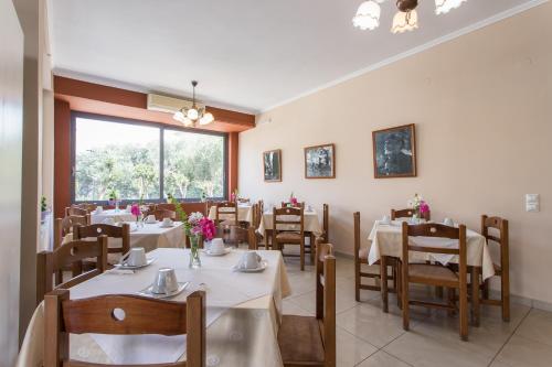 Glaros Hotel - image 4