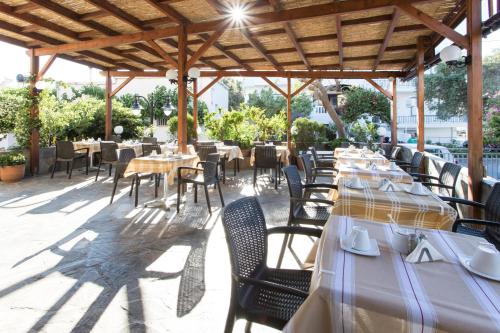 Glaros Hotel - image 10