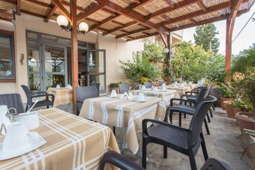 Glaros Hotel - main image