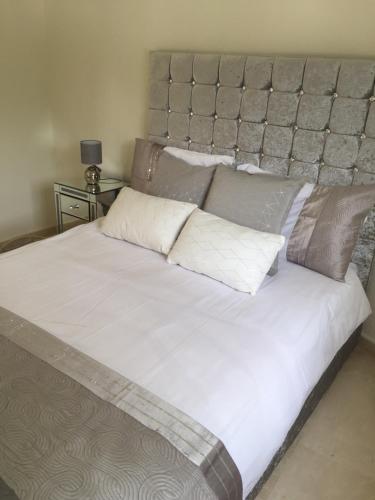 Fascinating & Luxurious Golf,Mountain & Garden view apartment Porto Banus, Marbella