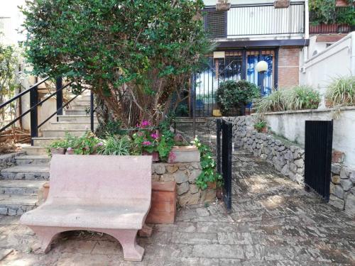 Casa Ammare nella riserva di Capo Gallo