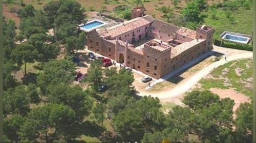 Castillo con piscina en plena Sierra Calderona