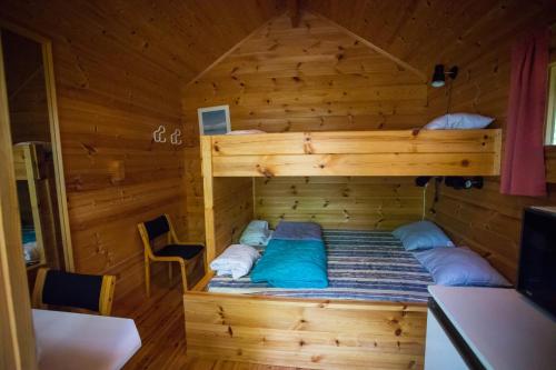 2 double beds