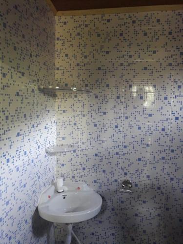 Bathroom, Vamoose Hornbill in latpanchar