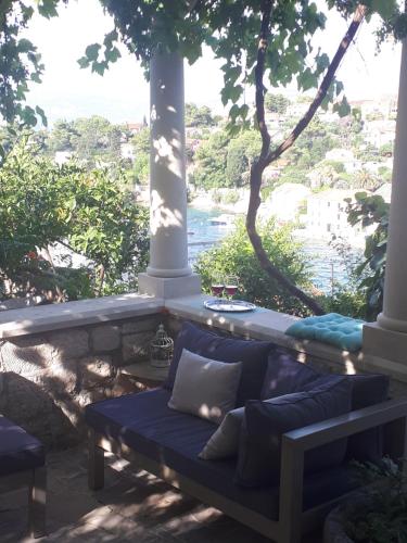 One-Bedroom Apartment with Terrace and Sea View