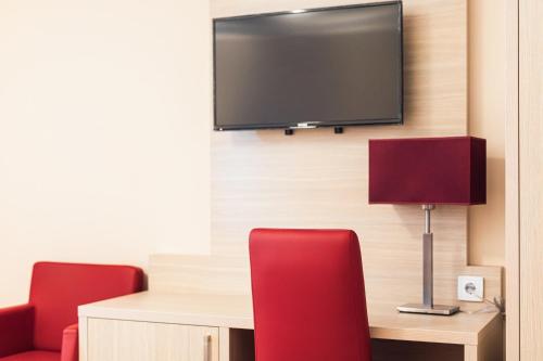 Hotel Hamburger Perle 219m von Erichstraße entfernt