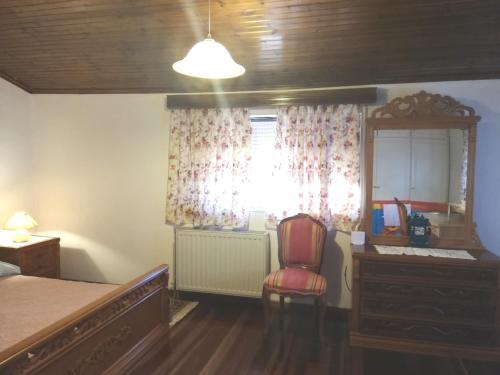  Vineyard House Near The Airport in Artemida