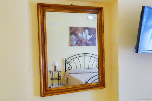 Gordon's Apartment - image 12
