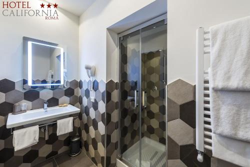 Hotel California - image 14