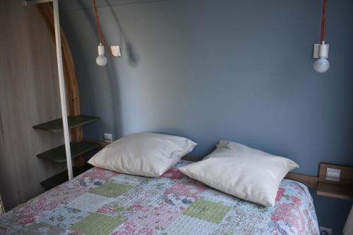 2 bedrooms, 3 beds