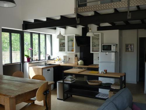 Konyha, Workshop with shared pool for 2-6 in Semur en Auxois, Burgundy in Semur-en-Auxois