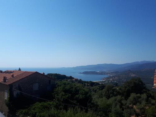 Corse Calcatoggio location Appart pour 2 pers avec terrasse 5 kms des Plages