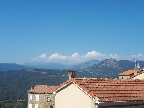 Corse Calcatoggio location Appart pour 2 pers avec terrasse 5 kms des Plages