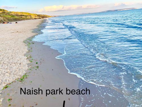 Forest & beach access Naish park