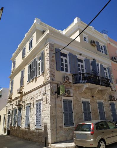 Fiera Guesthouse Syros