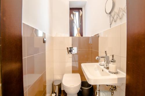 White Apartments with AC by Kovee, Bratislava (Foto 5)
