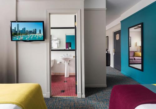 room detail thumbnail 0