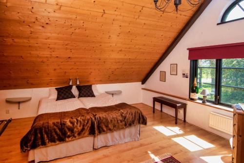 2 twin beds